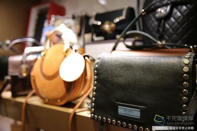 北京佳艺广场查处侵权奢侈品文具，工商朝阳分局查扣200余件侵权商品