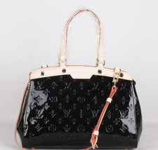 厂家直销韩版时尚休闲包 LV漆皮压花女士手提斜挎包M91619详情解析