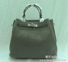 奢华与实用的碰撞 当顶级箱包品牌跨界文具零售